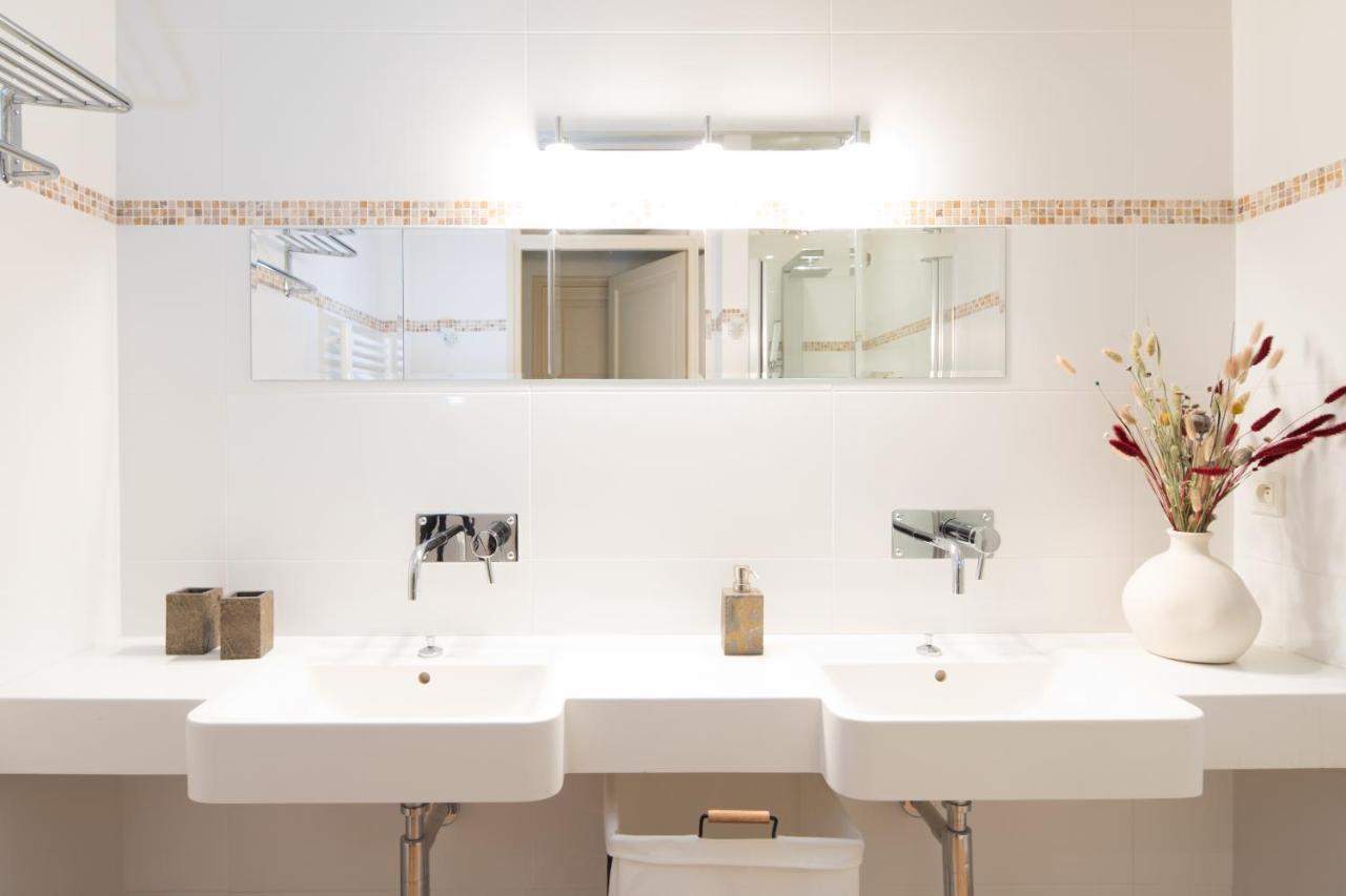 Manoir Du Vau D Arz Gites Et Chambres D Hotes Avec Piscine Malansac 외부 사진