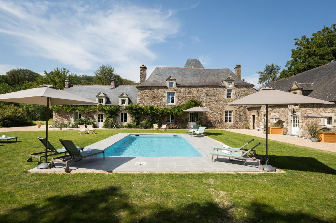 Manoir Du Vau D Arz Gites Et Chambres D Hotes Avec Piscine Malansac 외부 사진
